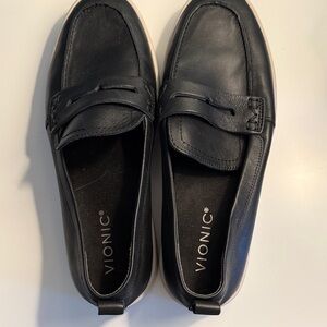 Vionic Women's Uptown Loafer